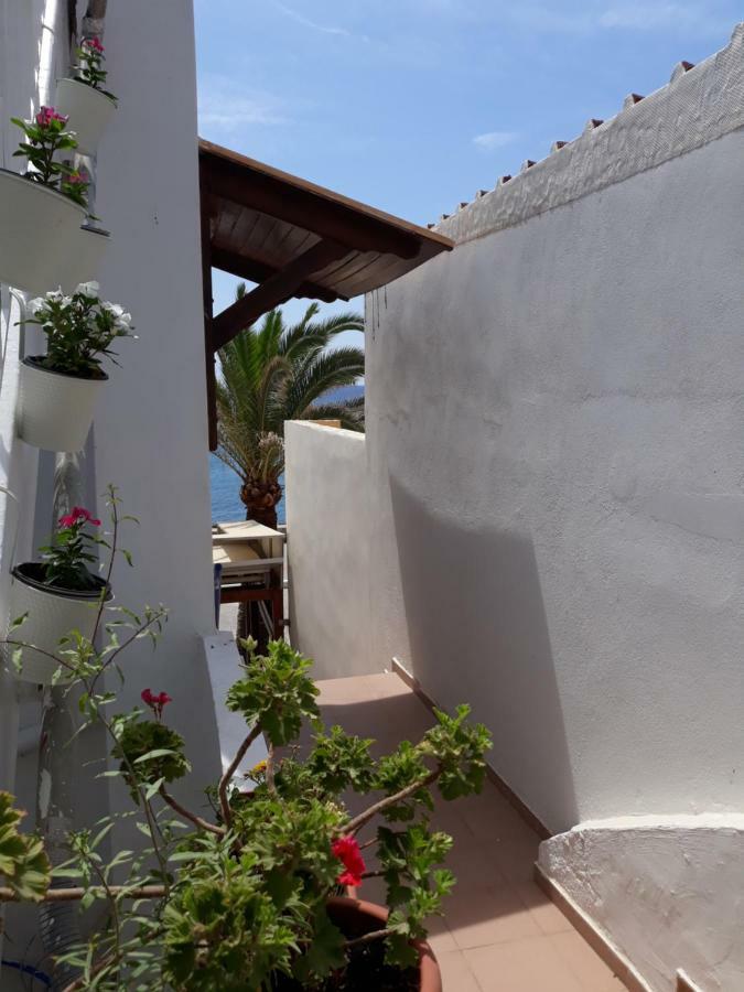 Christos Rooms Paleochora Exterior foto