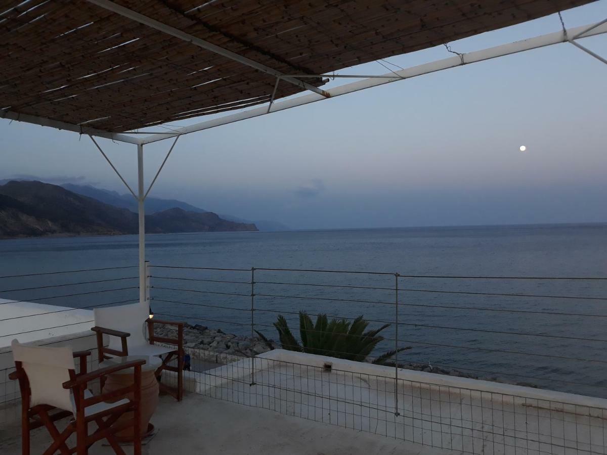 Christos Rooms Paleochora Exterior foto